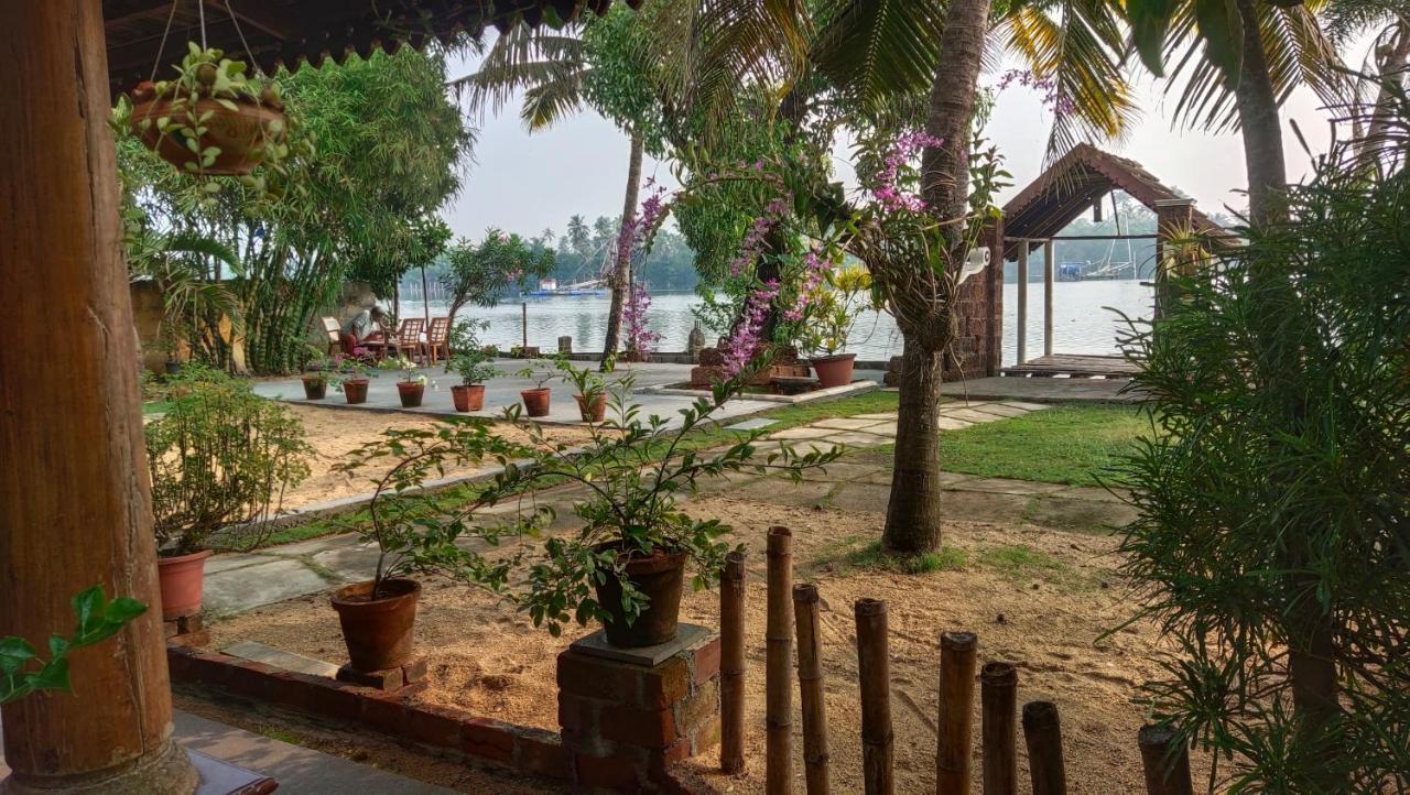 Ambadi'S Villa -Lake View Resort Pallipuram Экстерьер фото