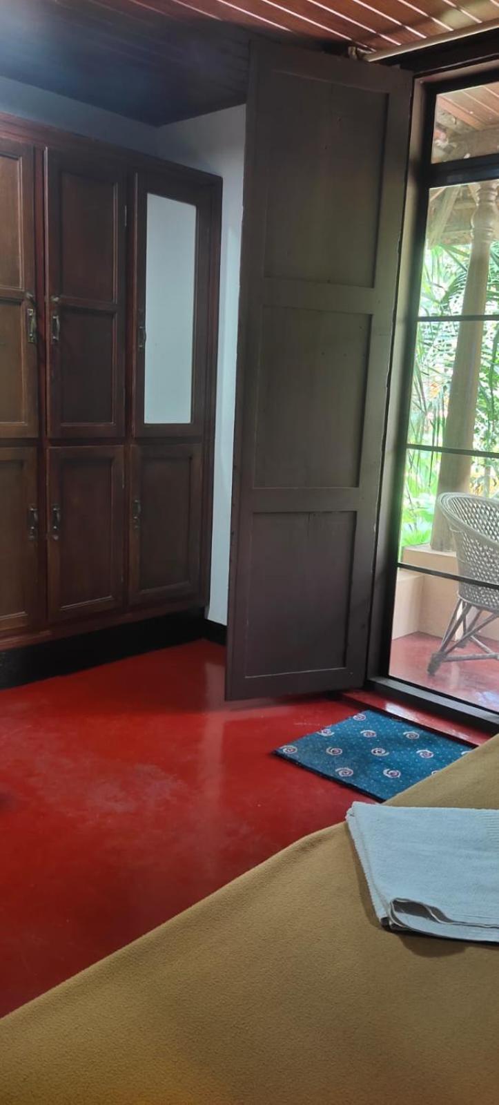 Ambadi'S Villa -Lake View Resort Pallipuram Экстерьер фото